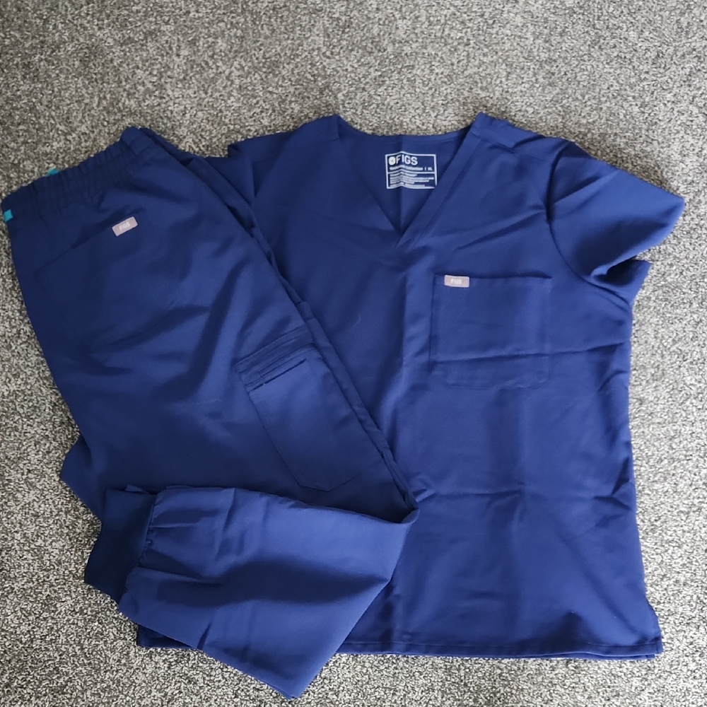 FIGS Sapphire Scrub Set - Catarina Top And Uman Joggers